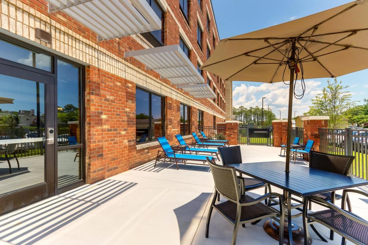Holiday Inn Express - Wilmington - Porters Neck By Ihg Exterior foto