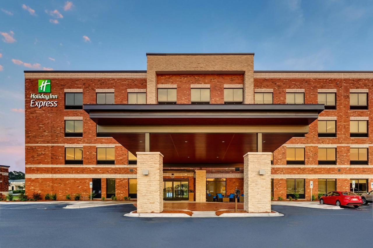 Holiday Inn Express - Wilmington - Porters Neck By Ihg Exterior foto